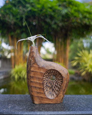 Natural grain wood vase