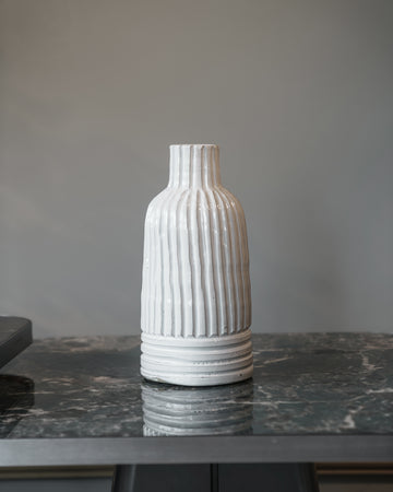Line ceramic vase
