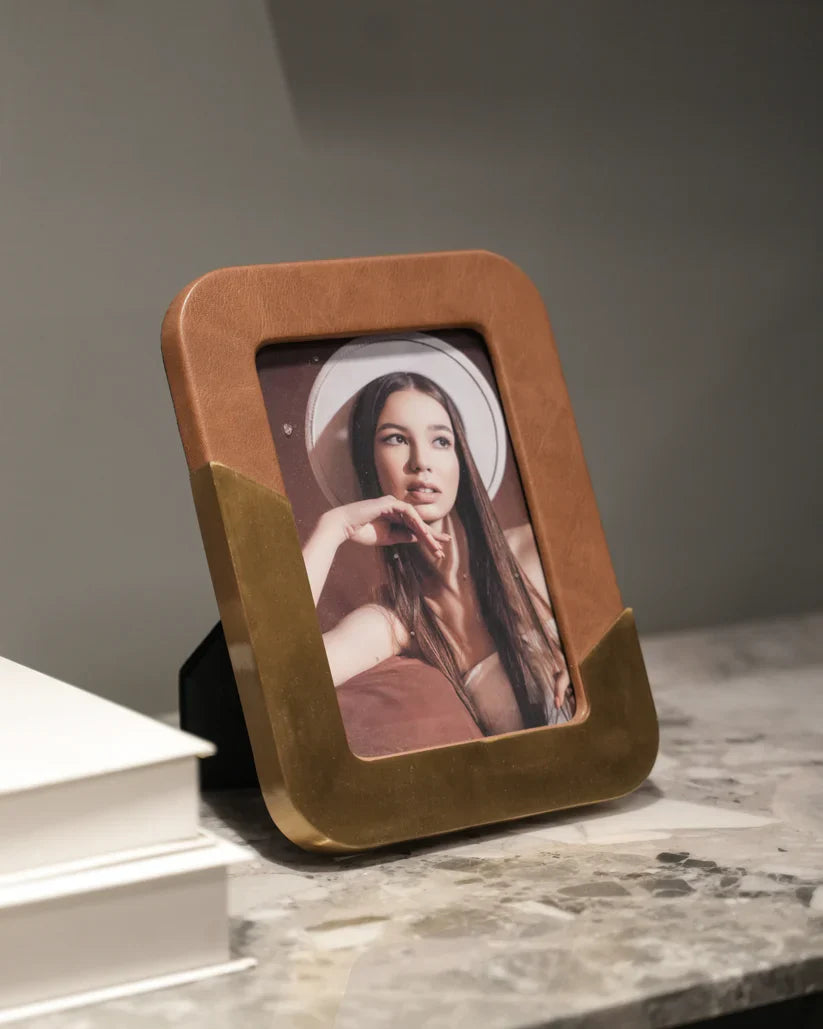 PHOTO FRAMES