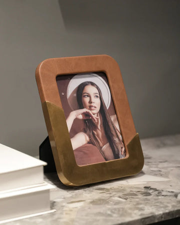 PHOTO FRAMES
