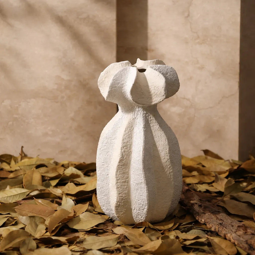 Bead-Dot Multi-Leaf Vase