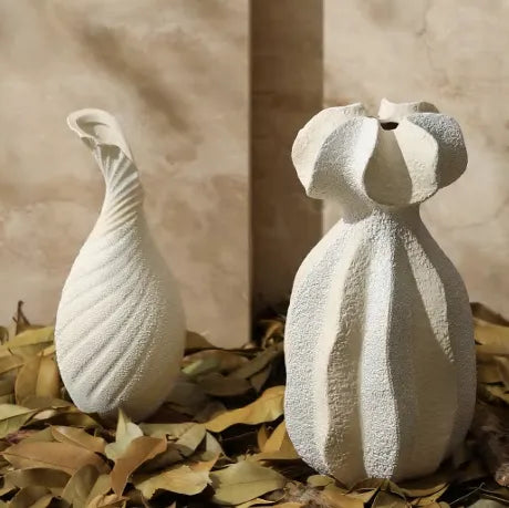Bead-Dot Multi-Leaf Vase