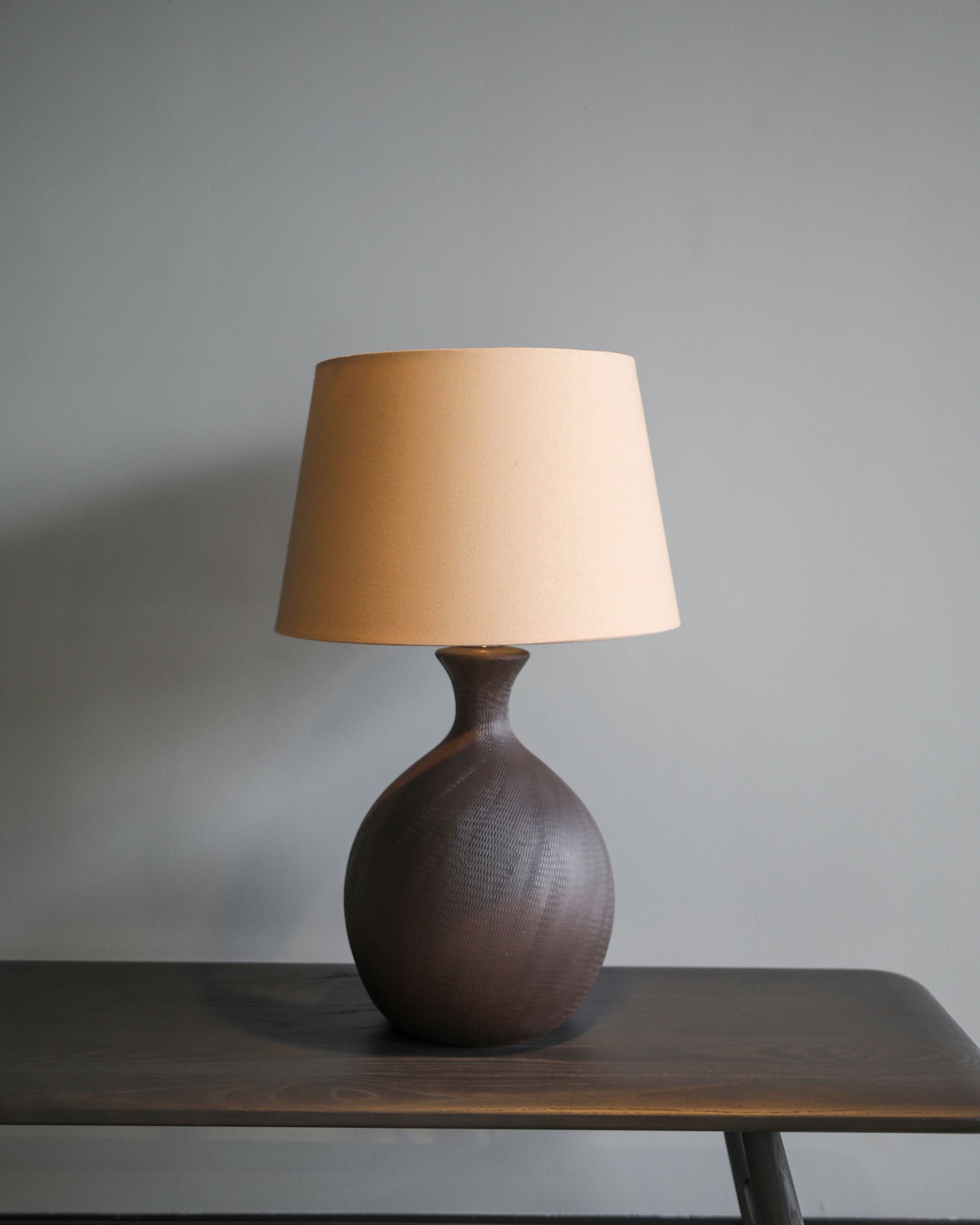 CERAMIC TABLE LAMP