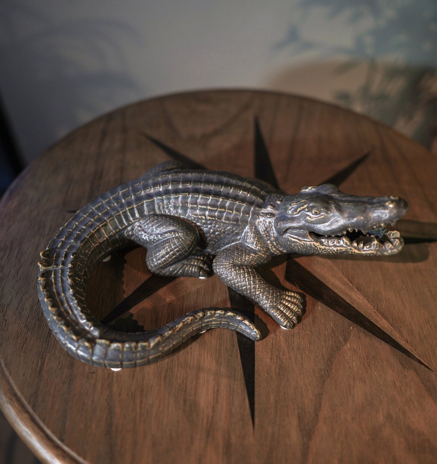 ALLIGATOR DECOR