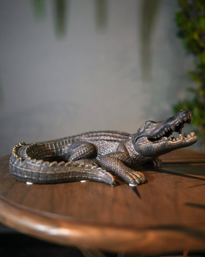 ALLIGATOR DECOR