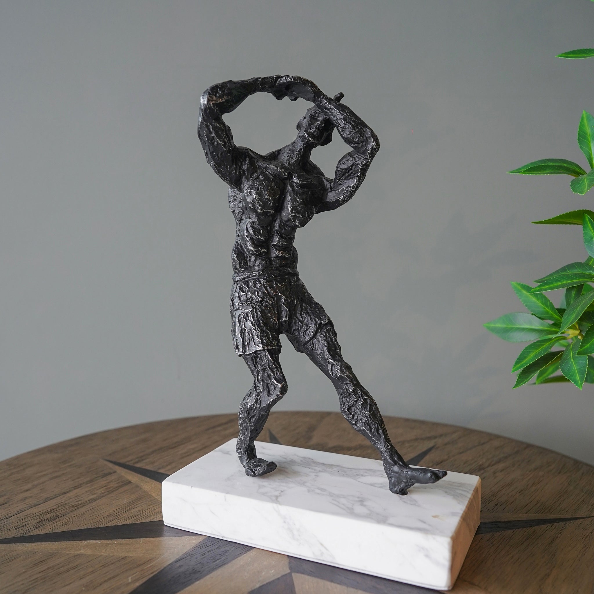 Artisan Decorative sculpture