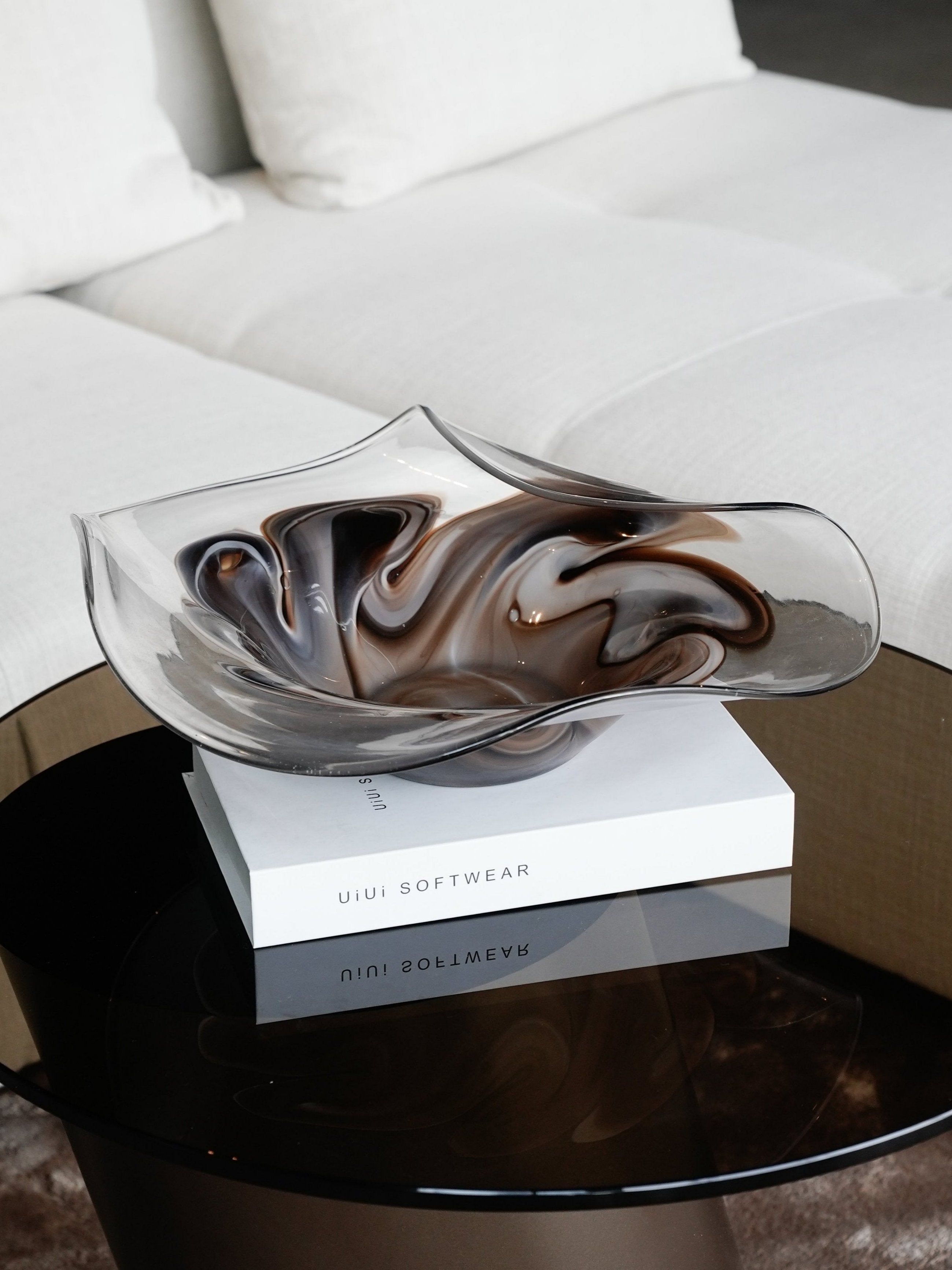 Coastal-Inspired Glass Seaweed Plate Décor