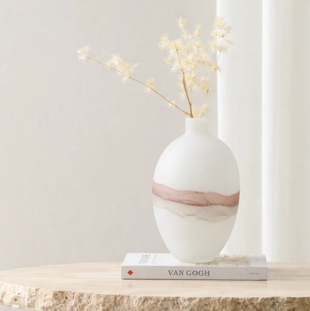 Flowing white Vase