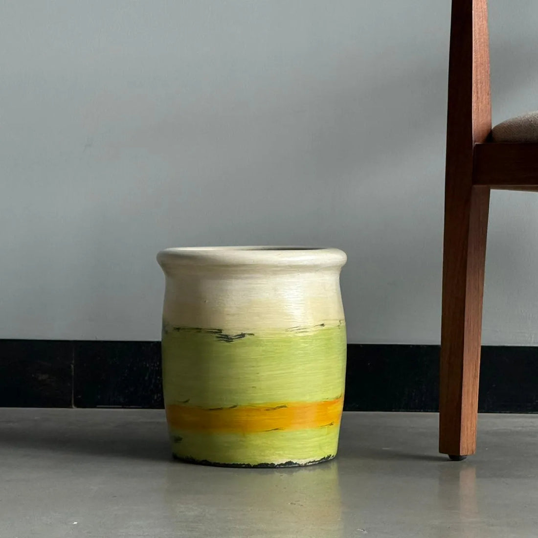 Verdant Brush Clay Pot – Small