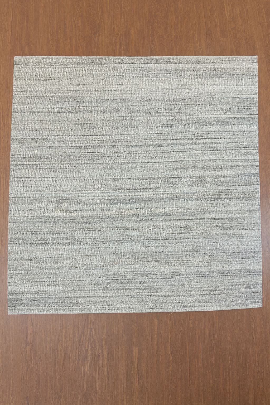 GREY CREAM WOOL RUG