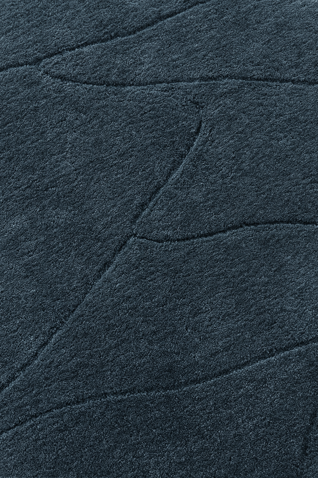 IRON POLYESTER RUG