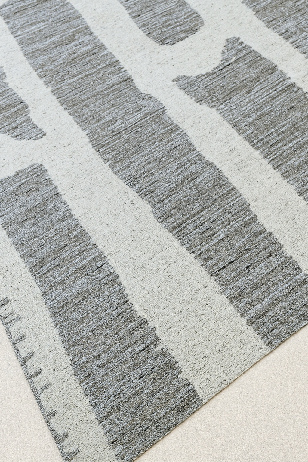 BEAGE TAUPE POLYESTER RUG