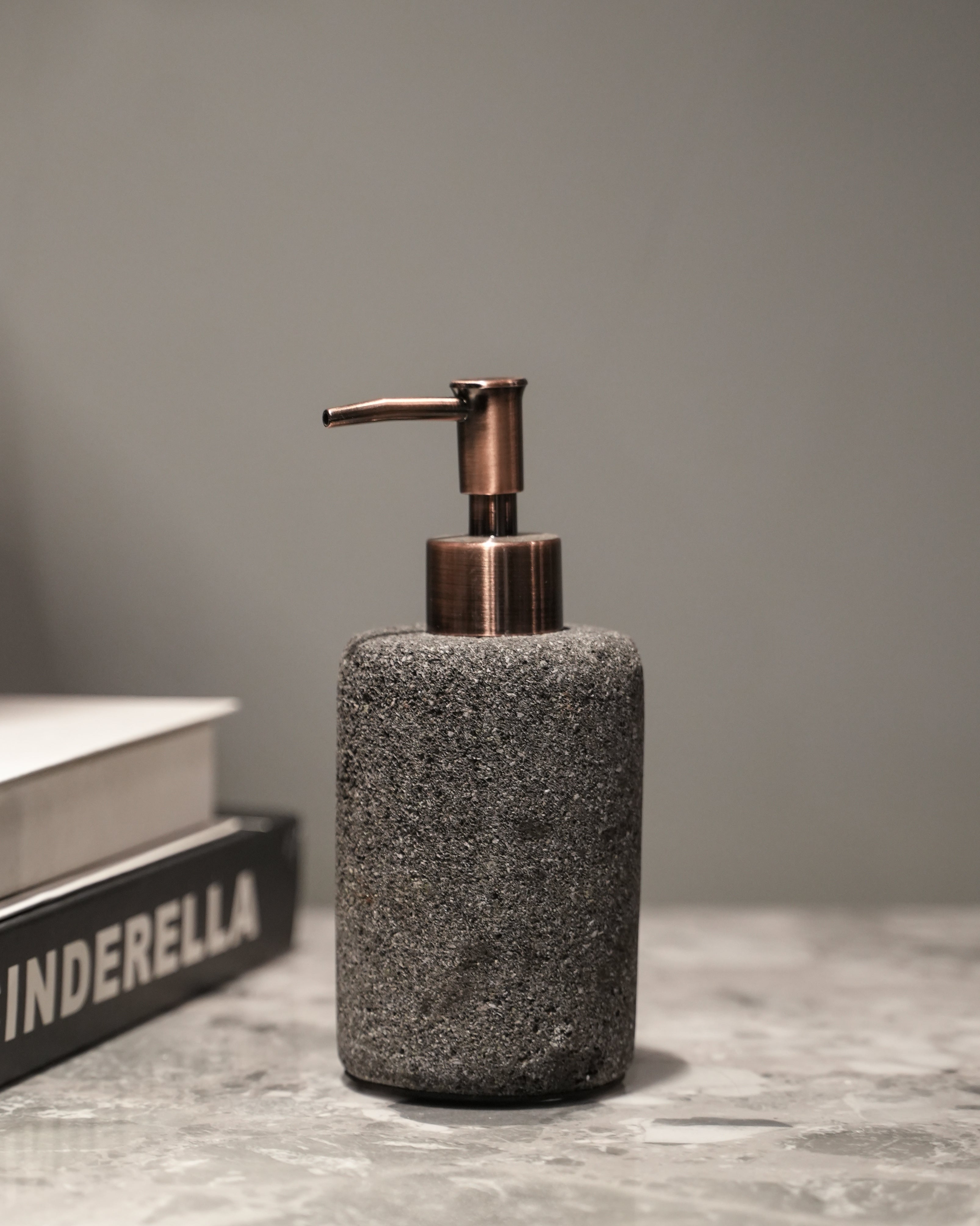 LOTION DISPENSER