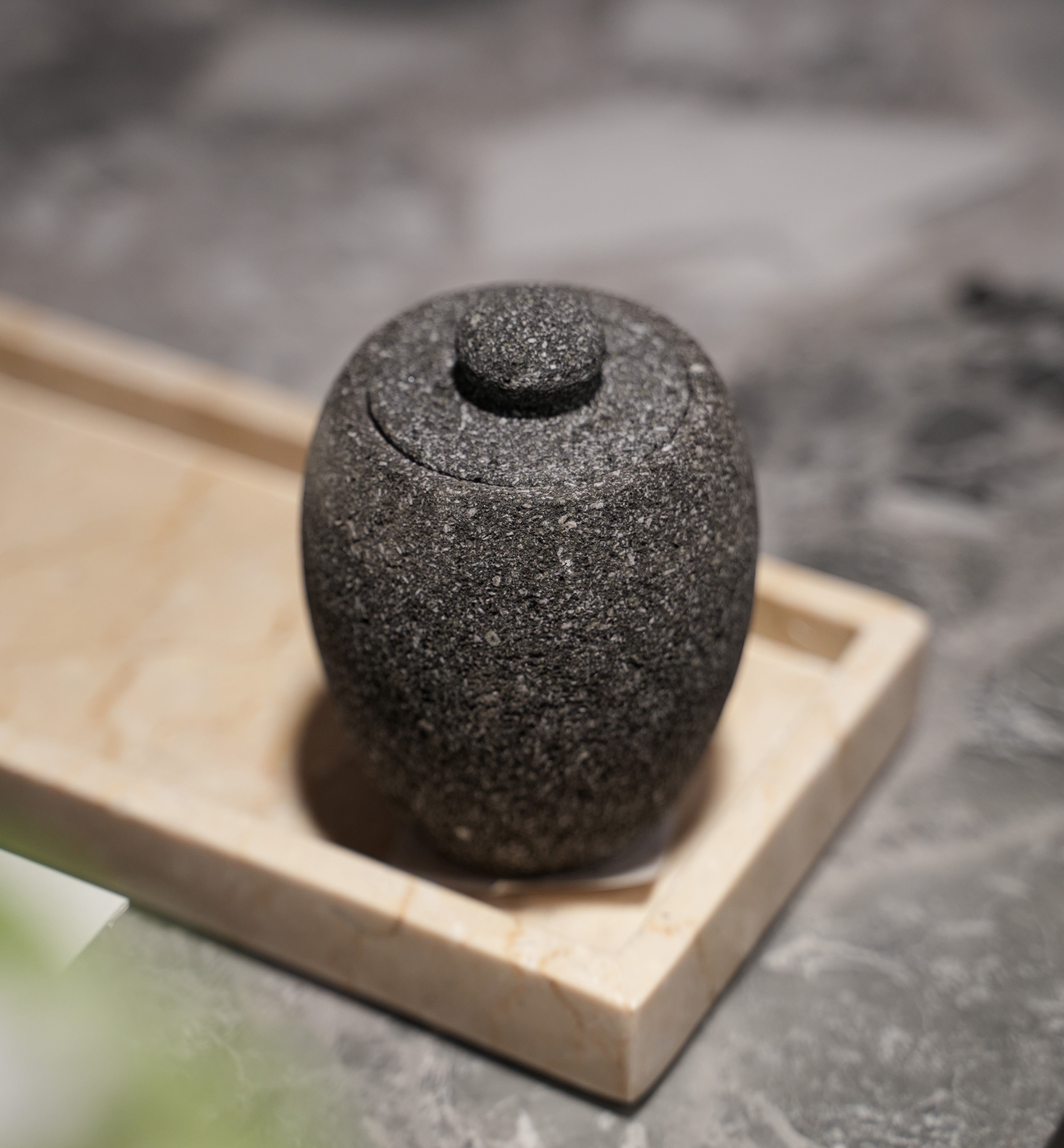 CERAMIC CONTAINER