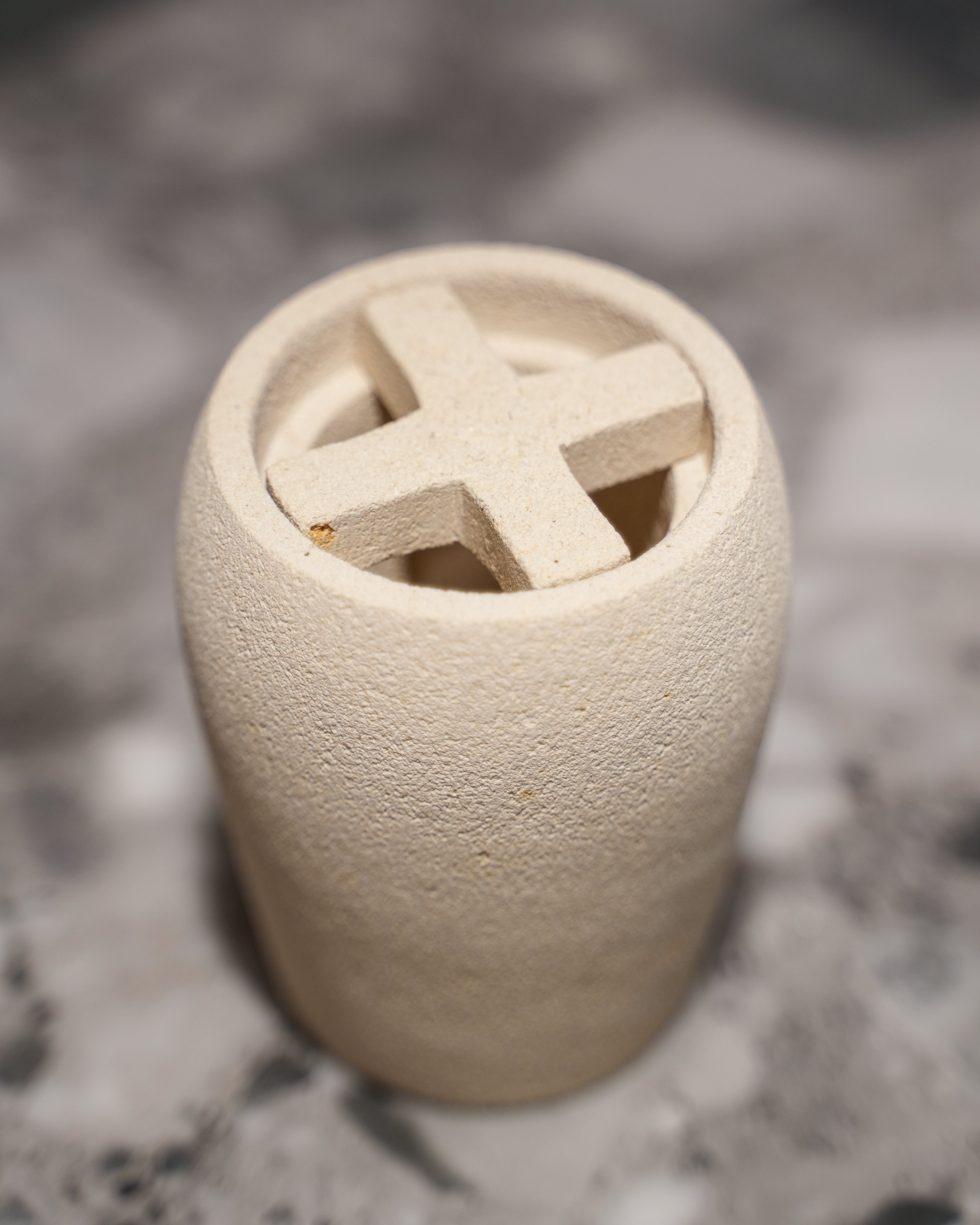 CERAMIC BRUSH HOLDER