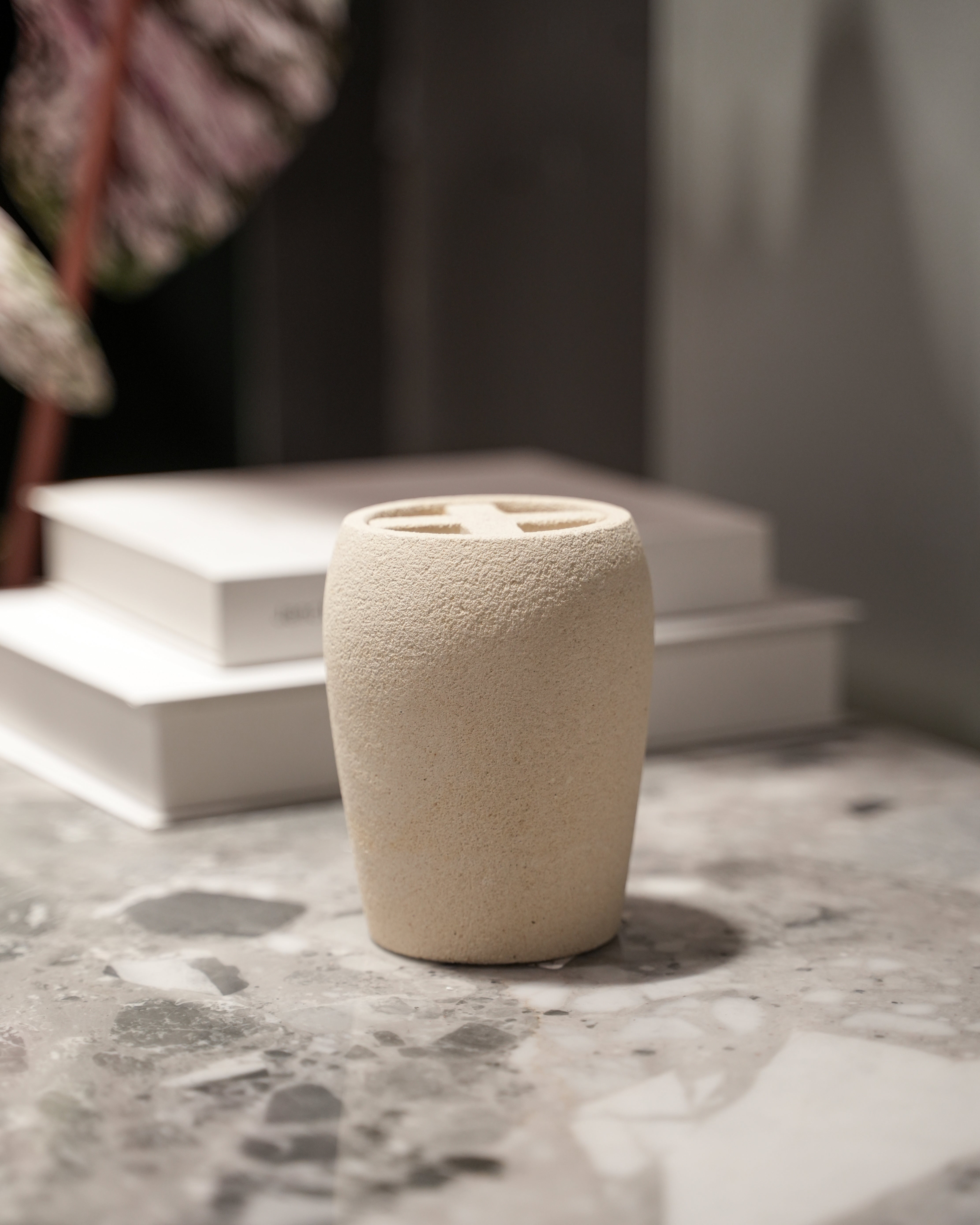 CERAMIC BRUSH HOLDER