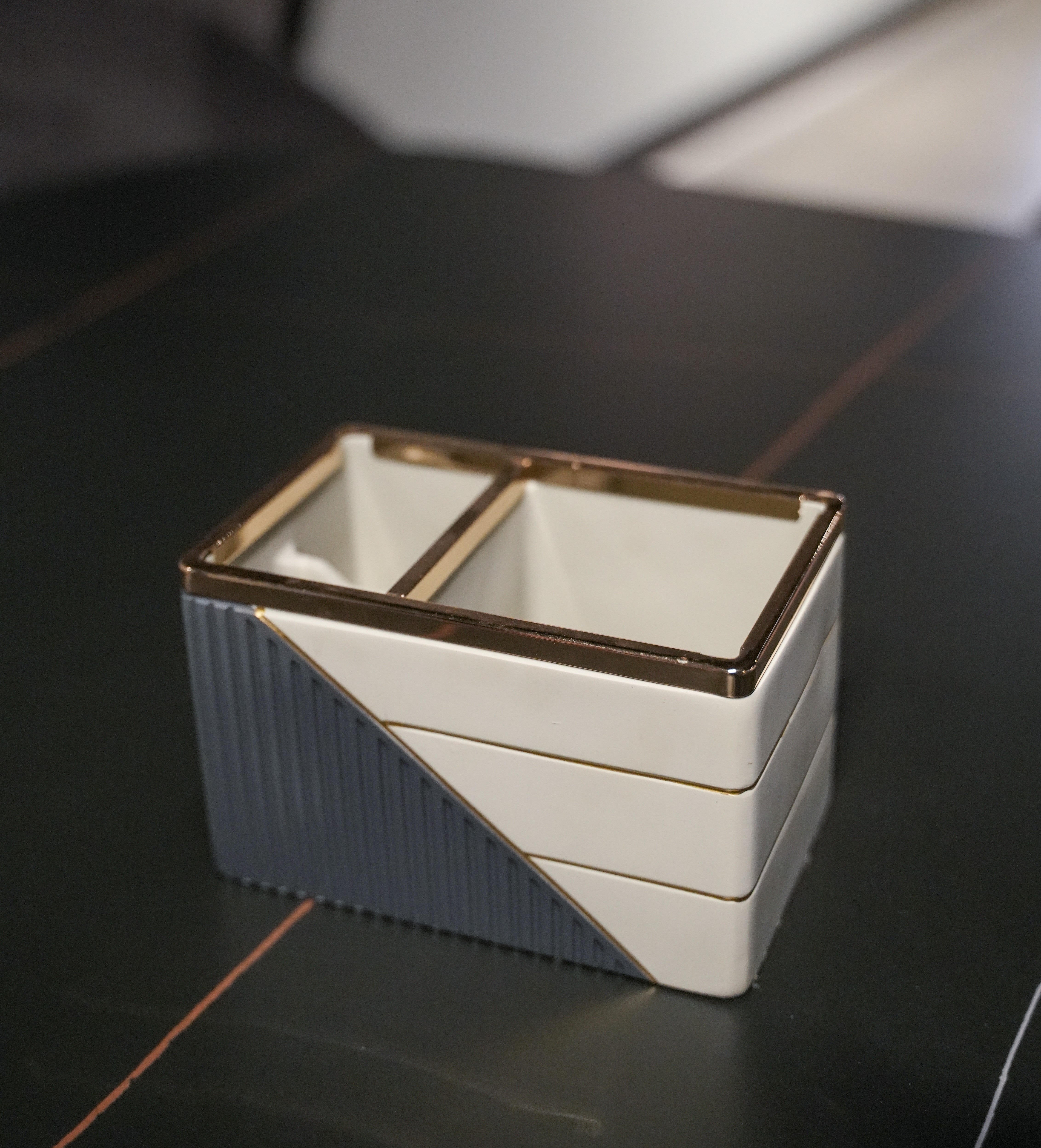 STORAGE BOX