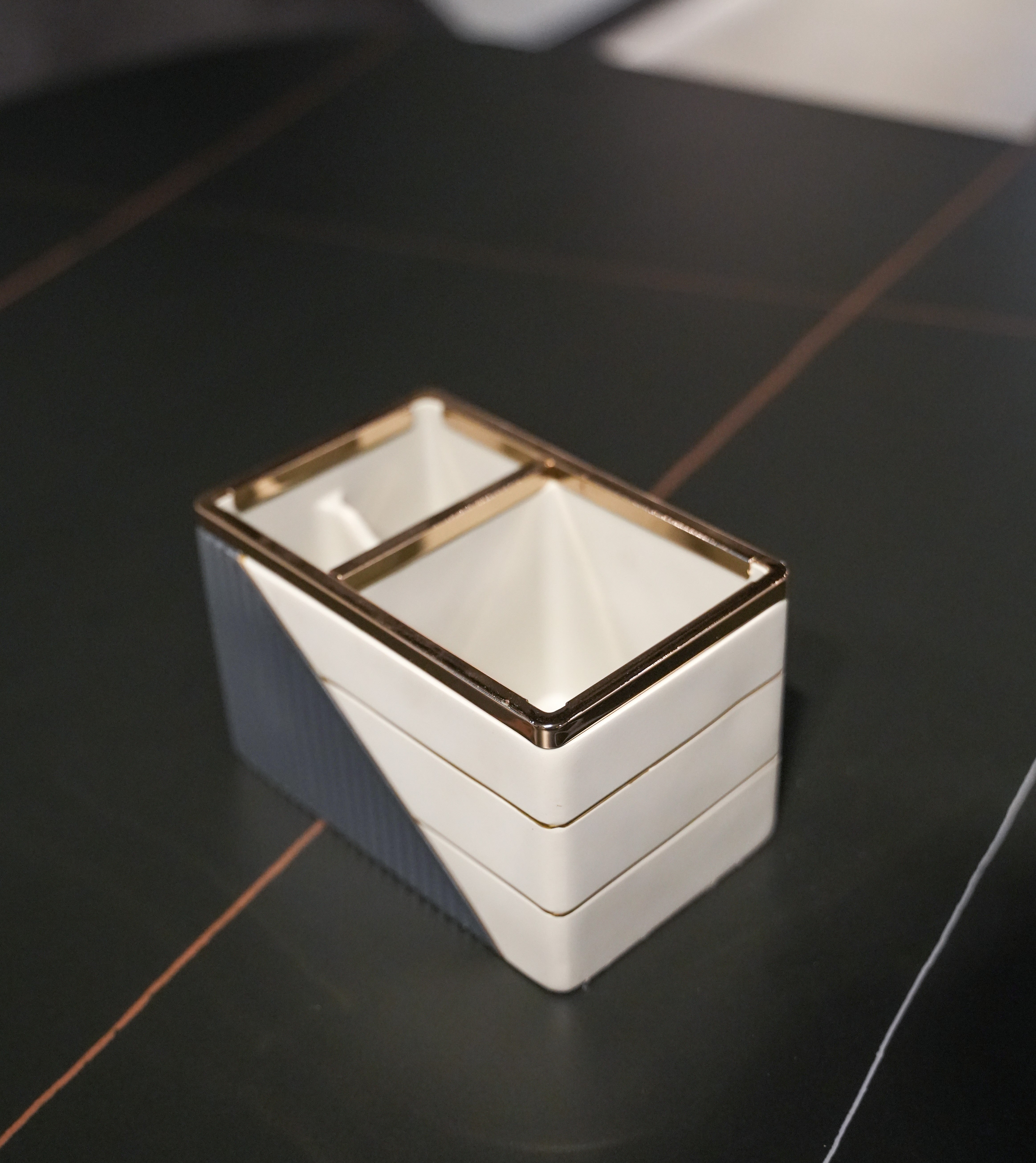 STORAGE BOX