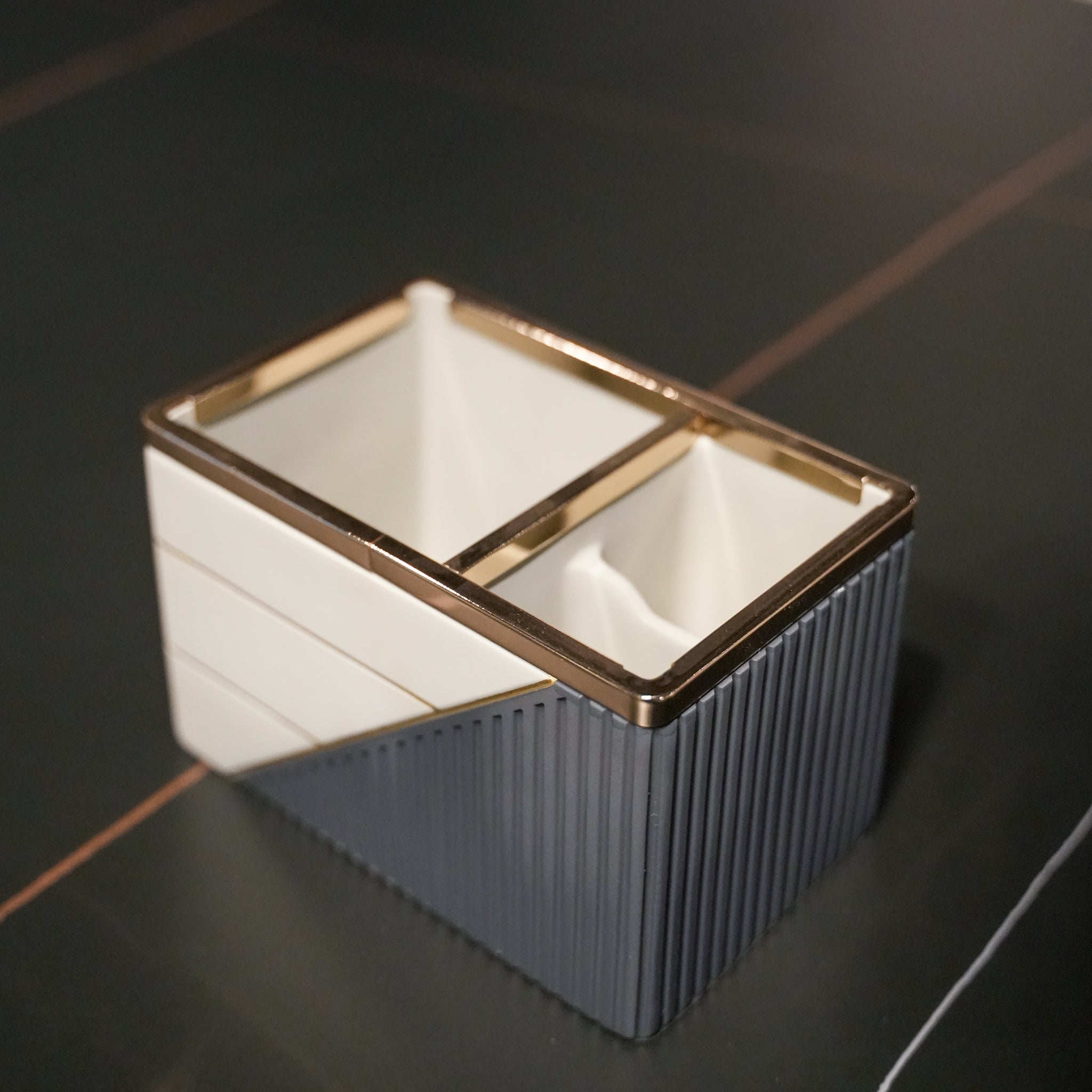 STORAGE BOX