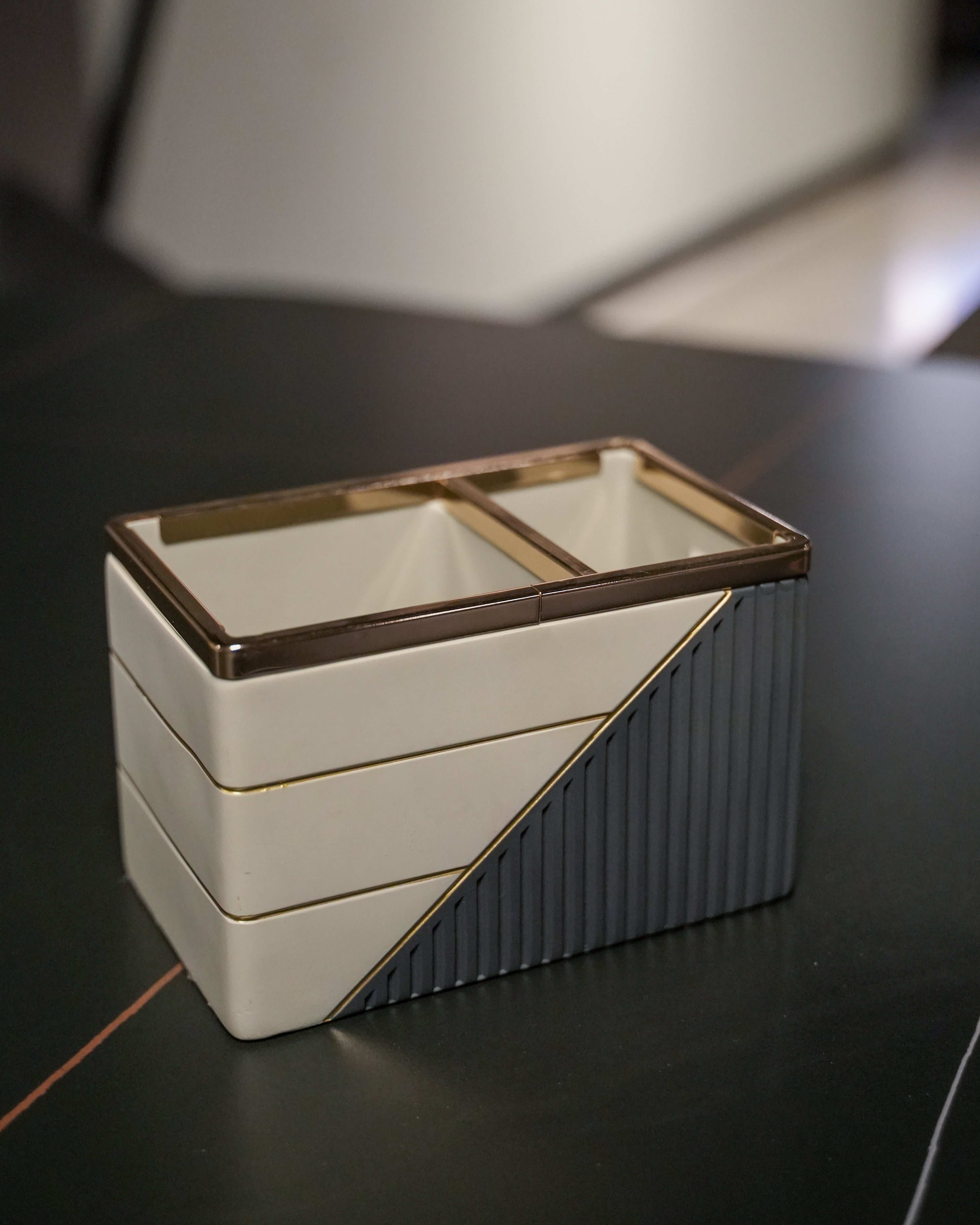 STORAGE BOX