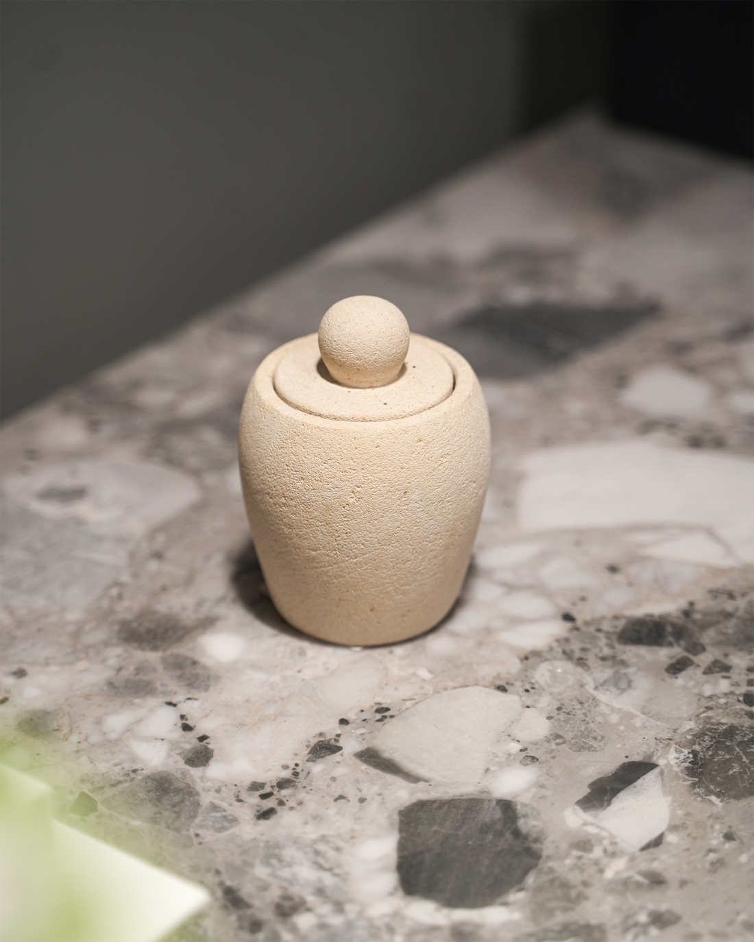 CERAMIC CONTAINER