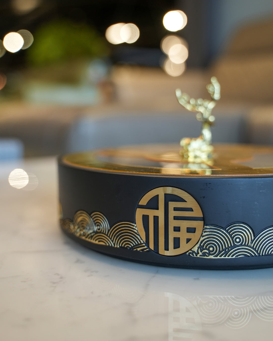 Sleek Versatile Tray