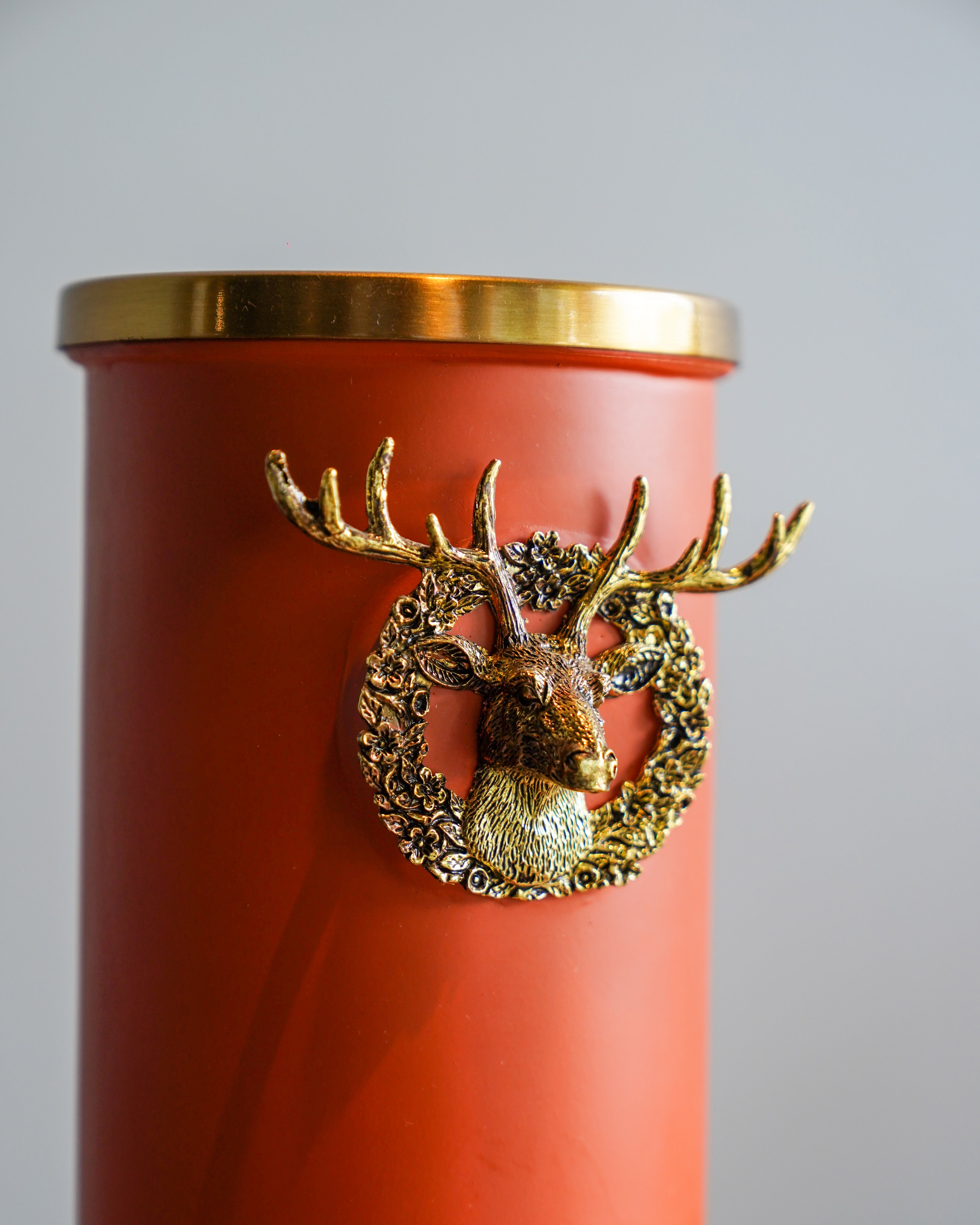 RESIN VASE