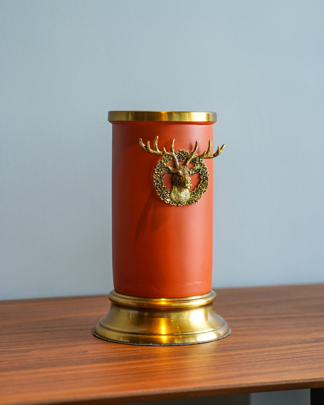 RESIN VASE