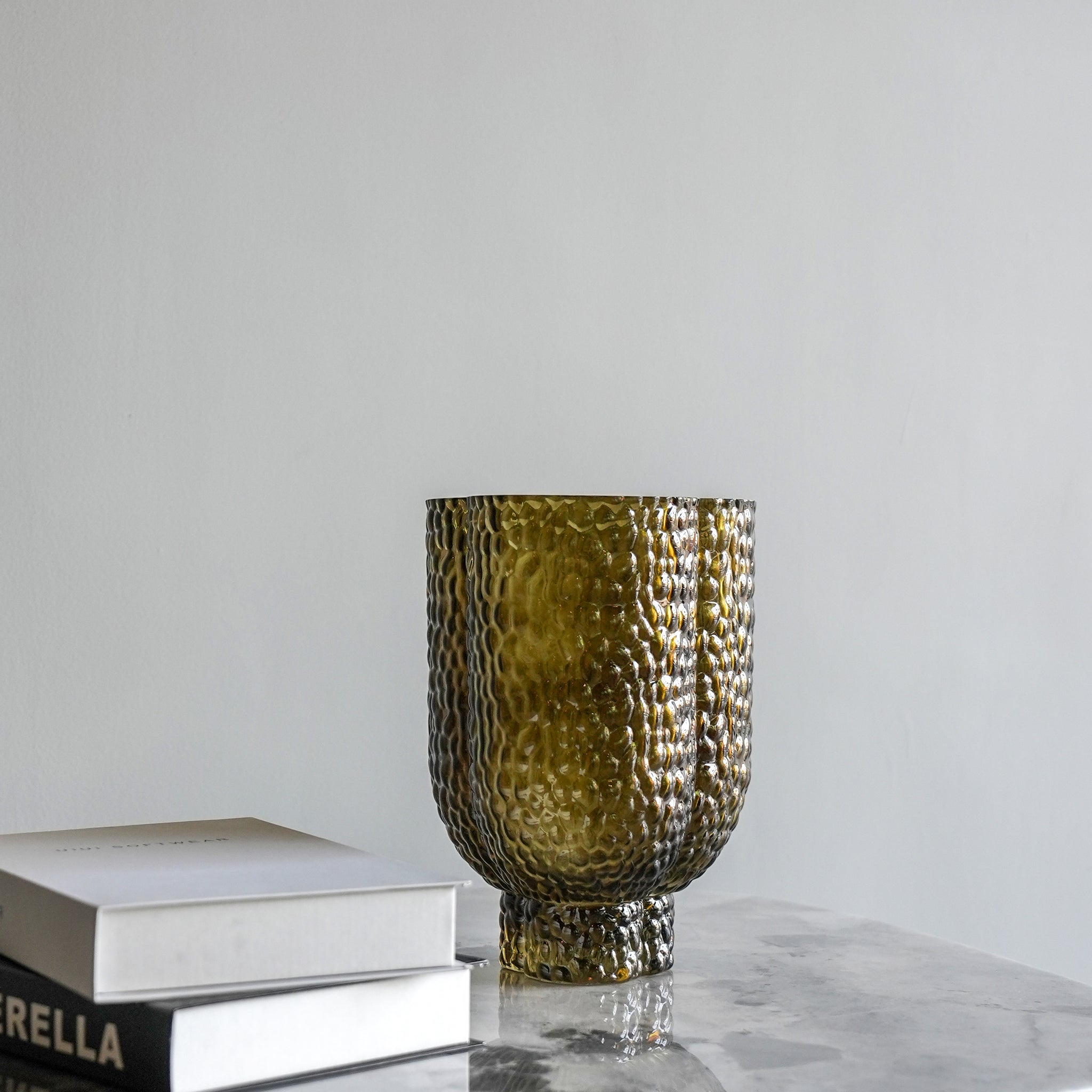 GLASS VASE