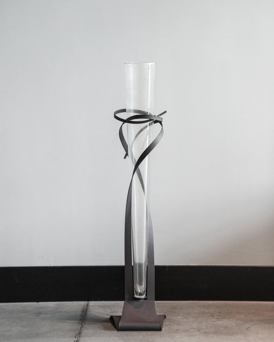 GLASS VASE