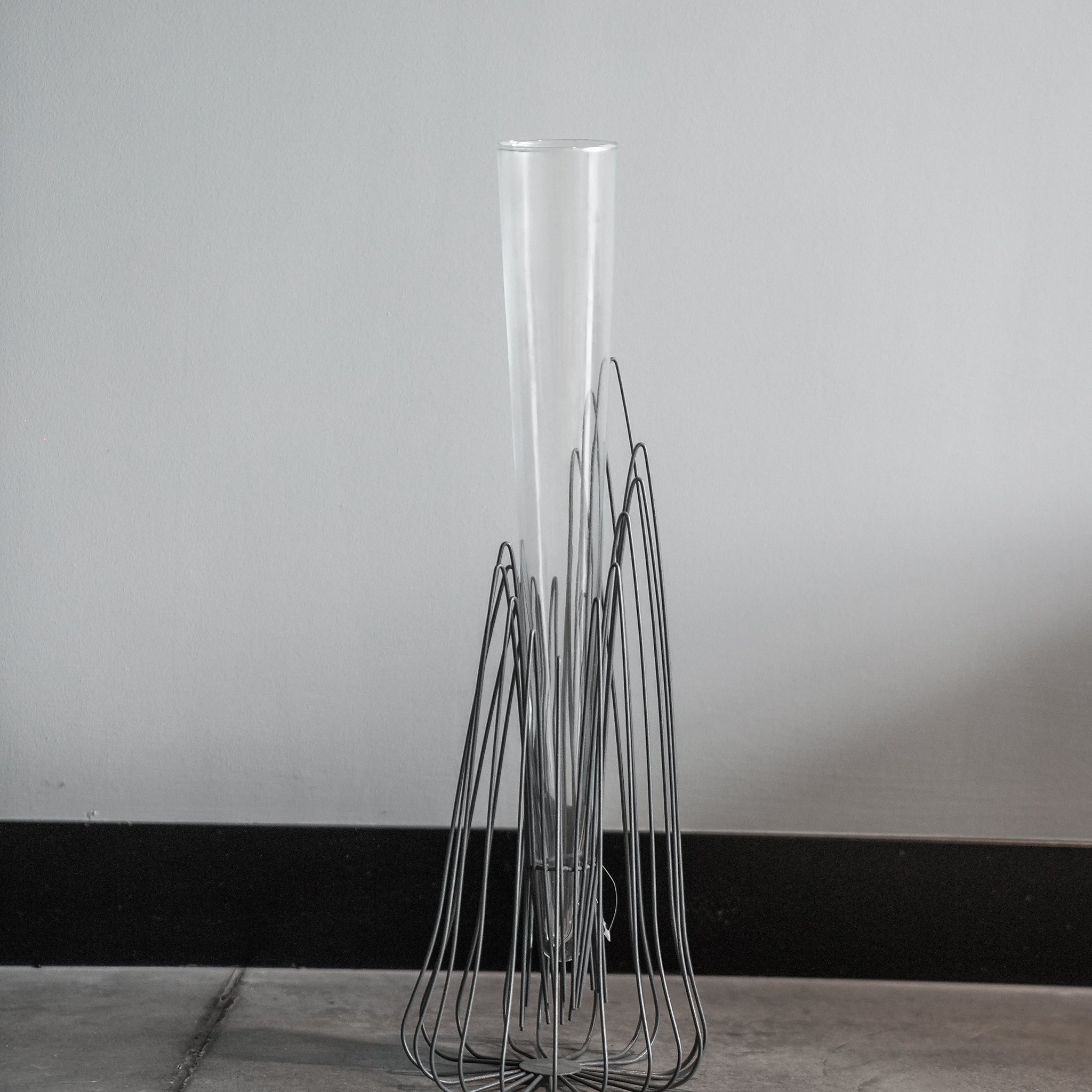 GLASS VASE