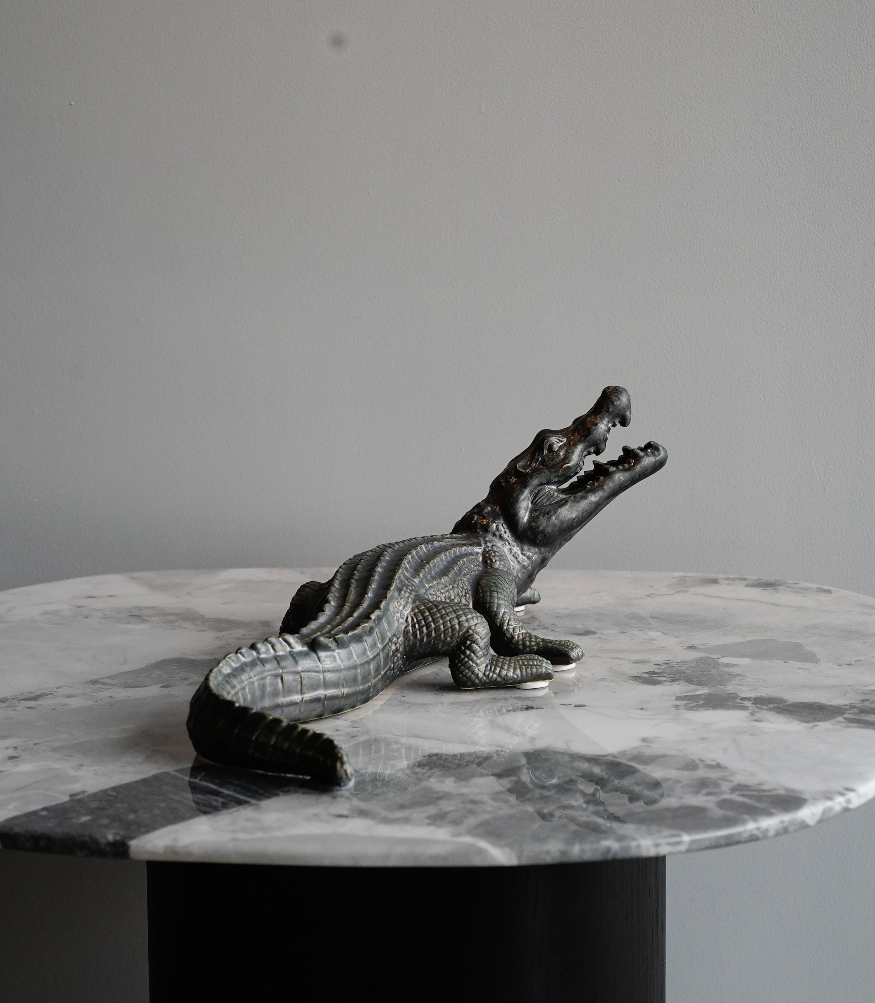 ALLIGATOR DECOR