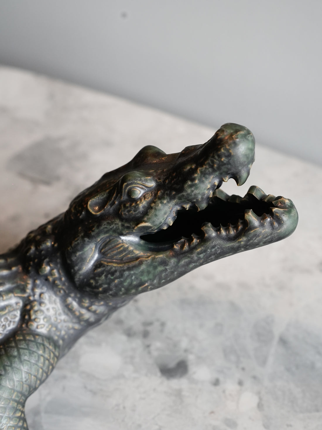 ALLIGATOR DECOR