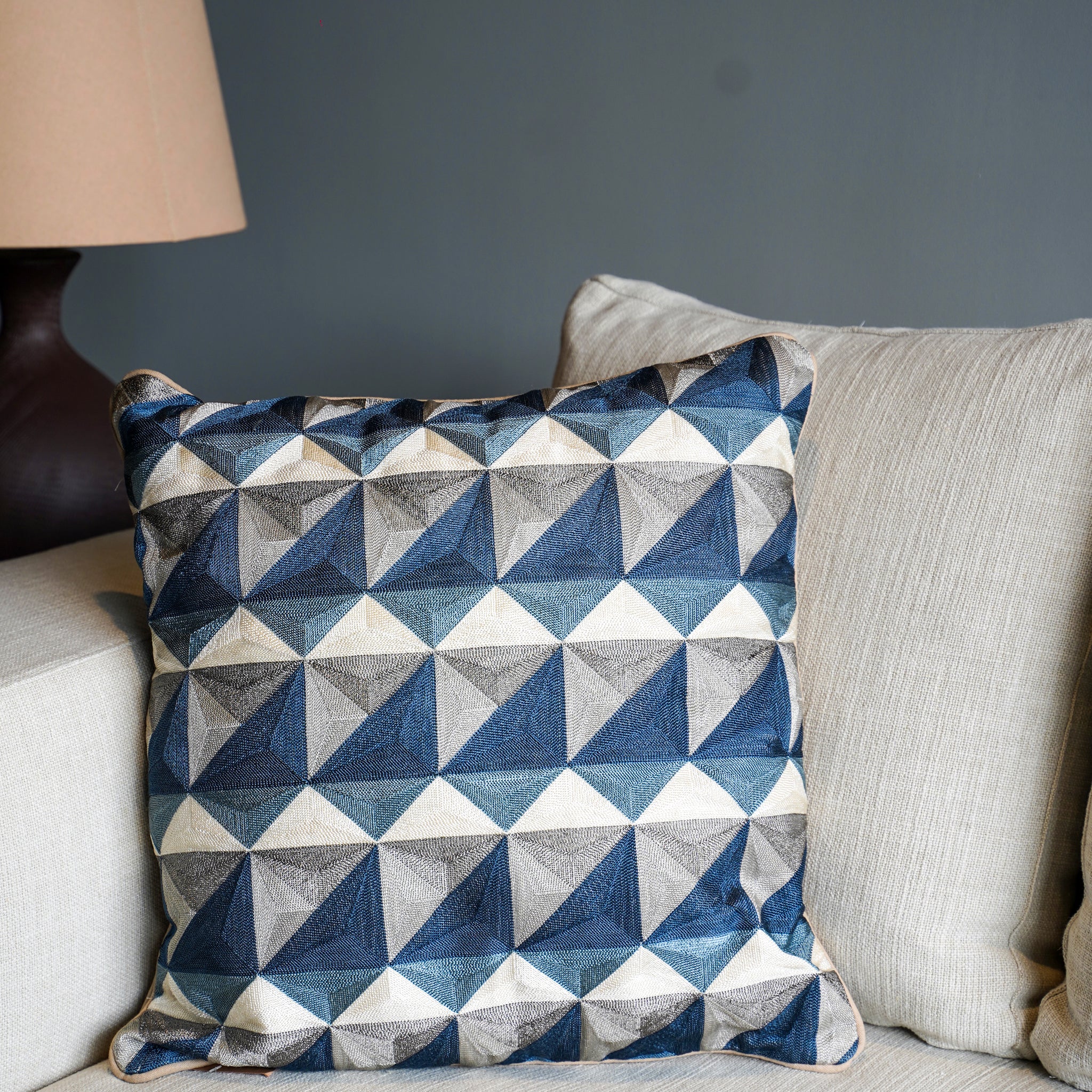 CUSHION