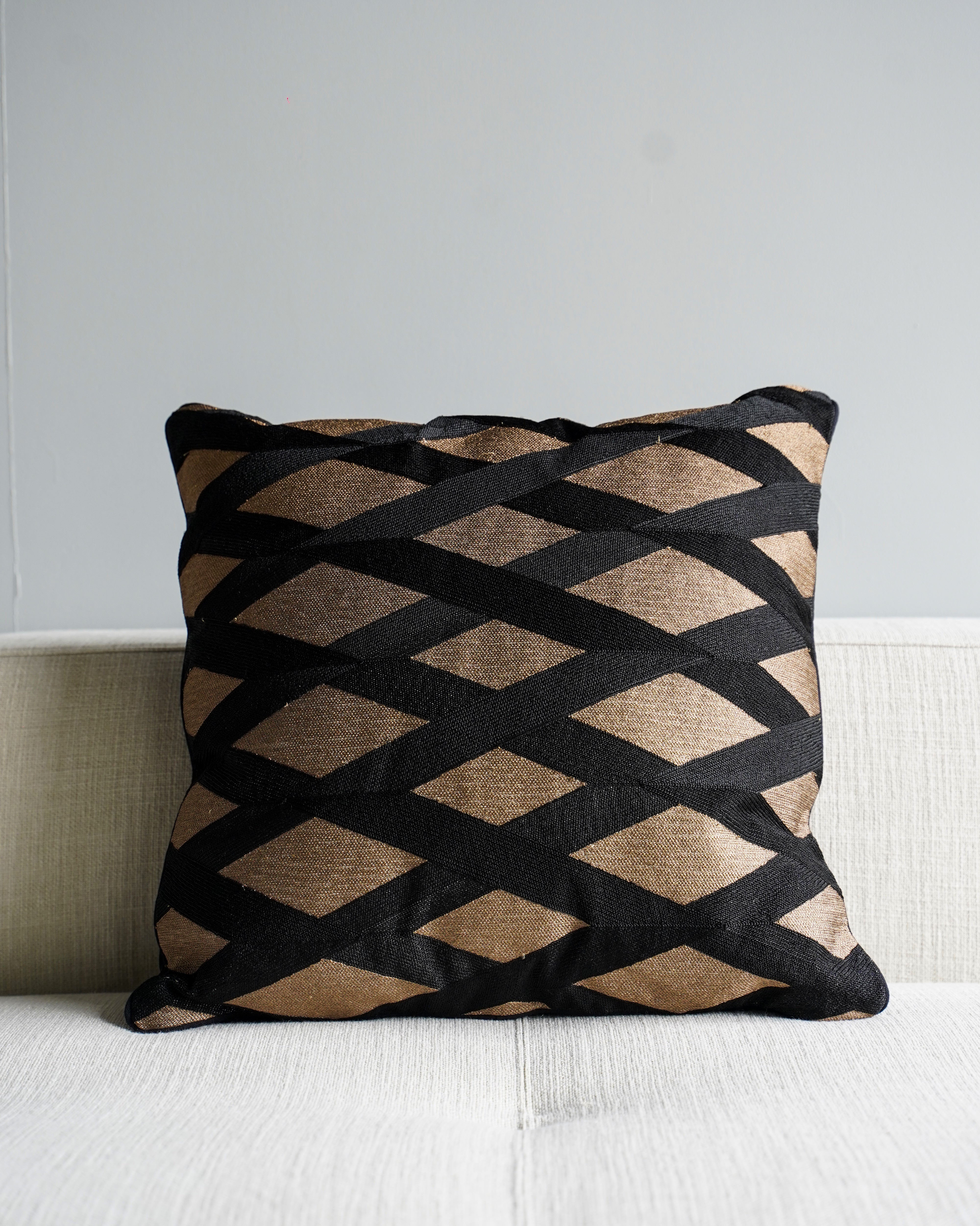 Eshan – Back Cushion