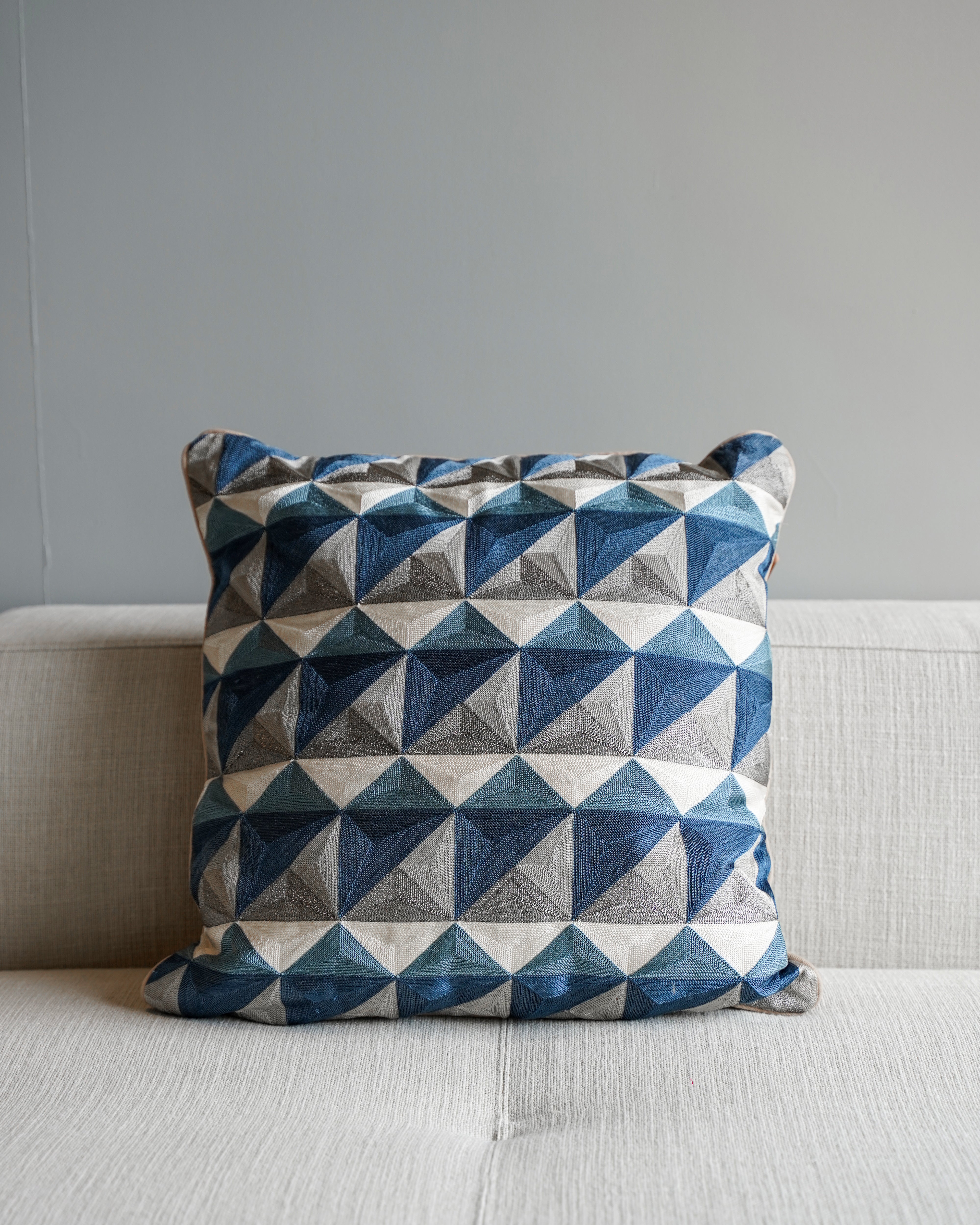 CUSHION