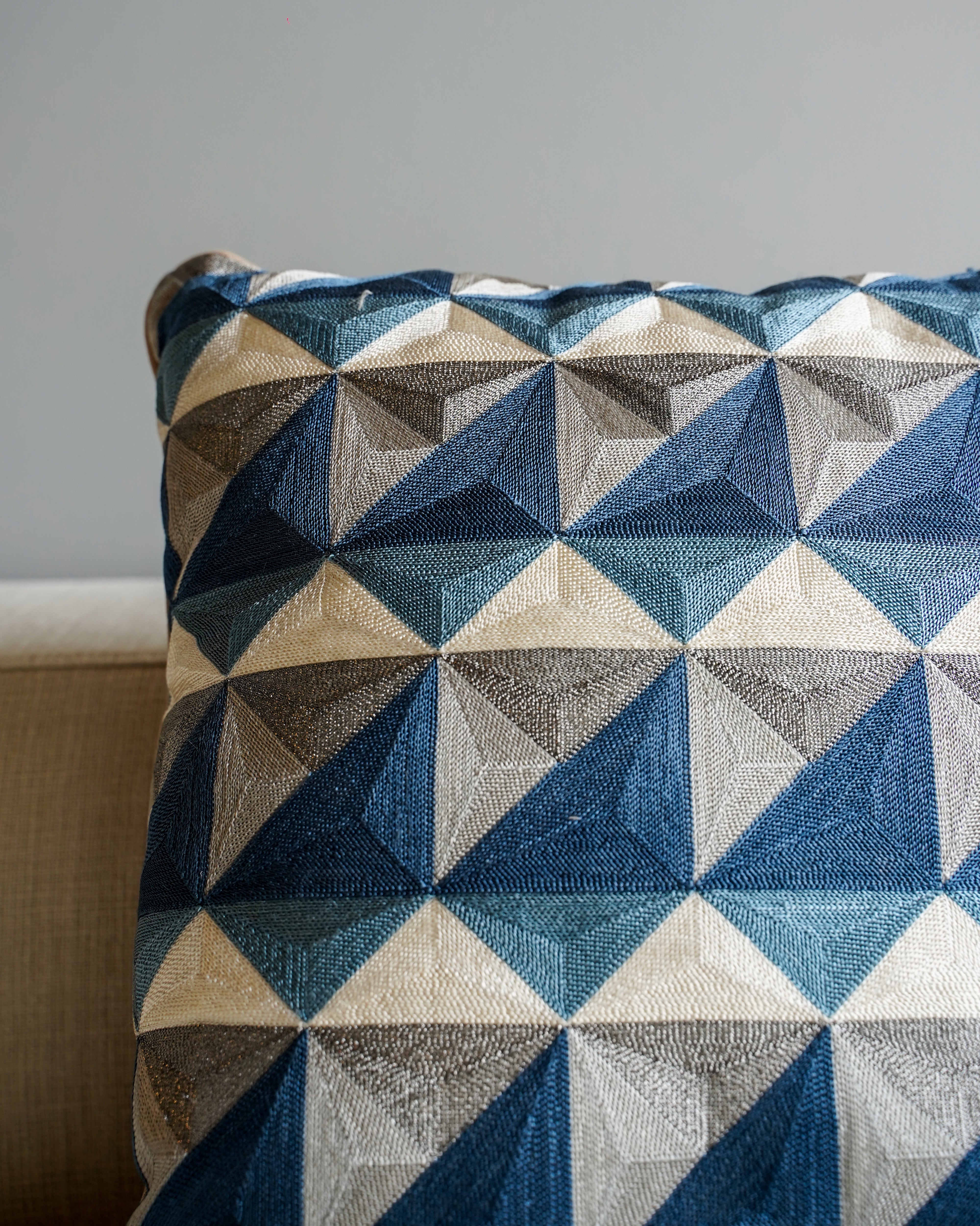 CUSHION