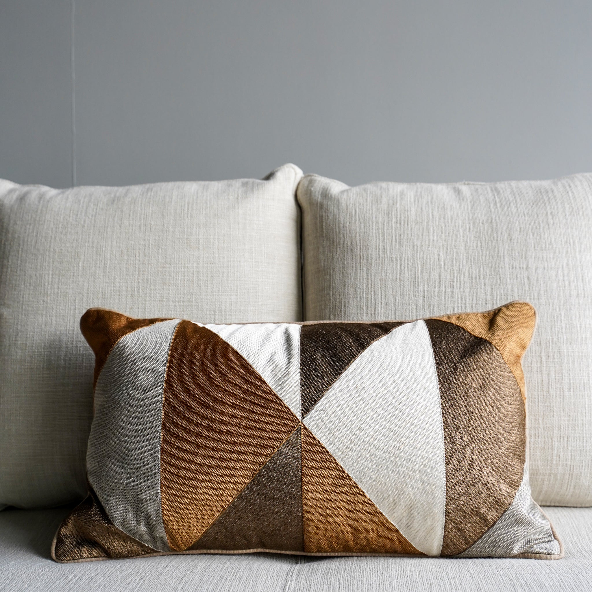 CUSHION