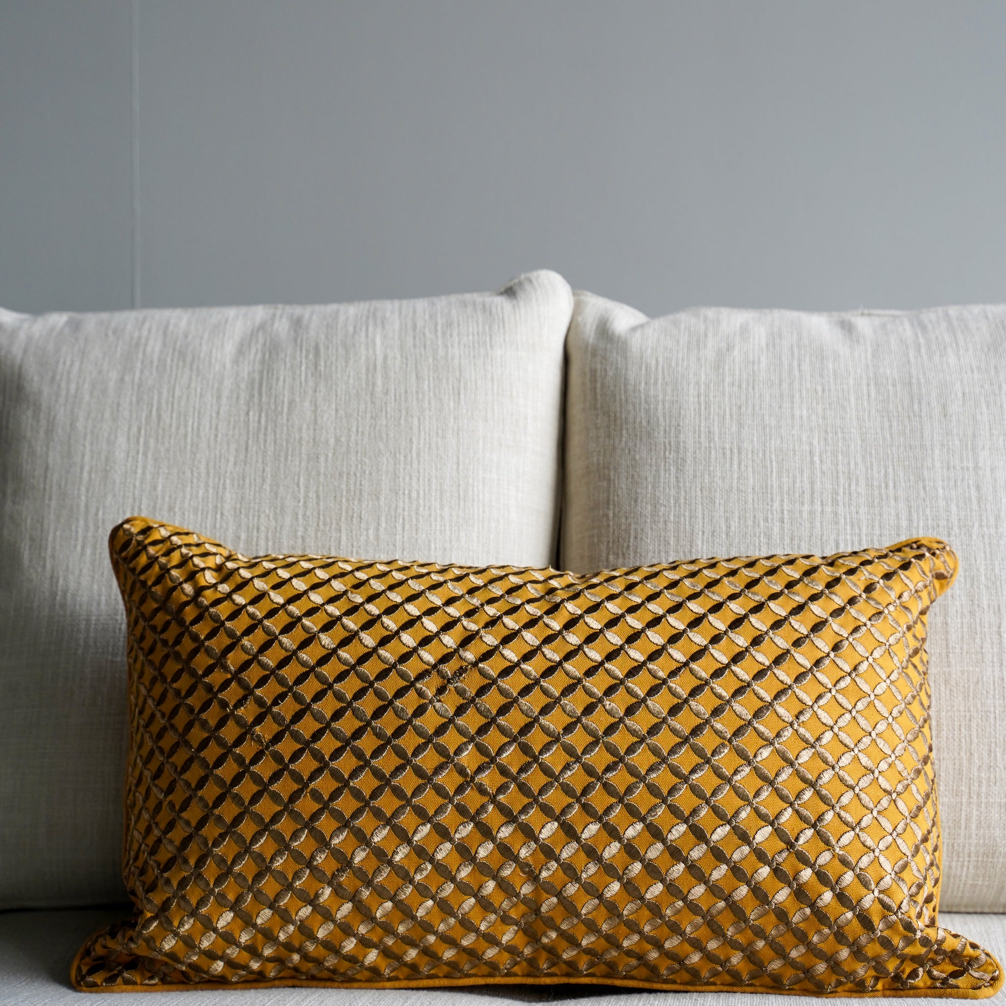 CUSHION