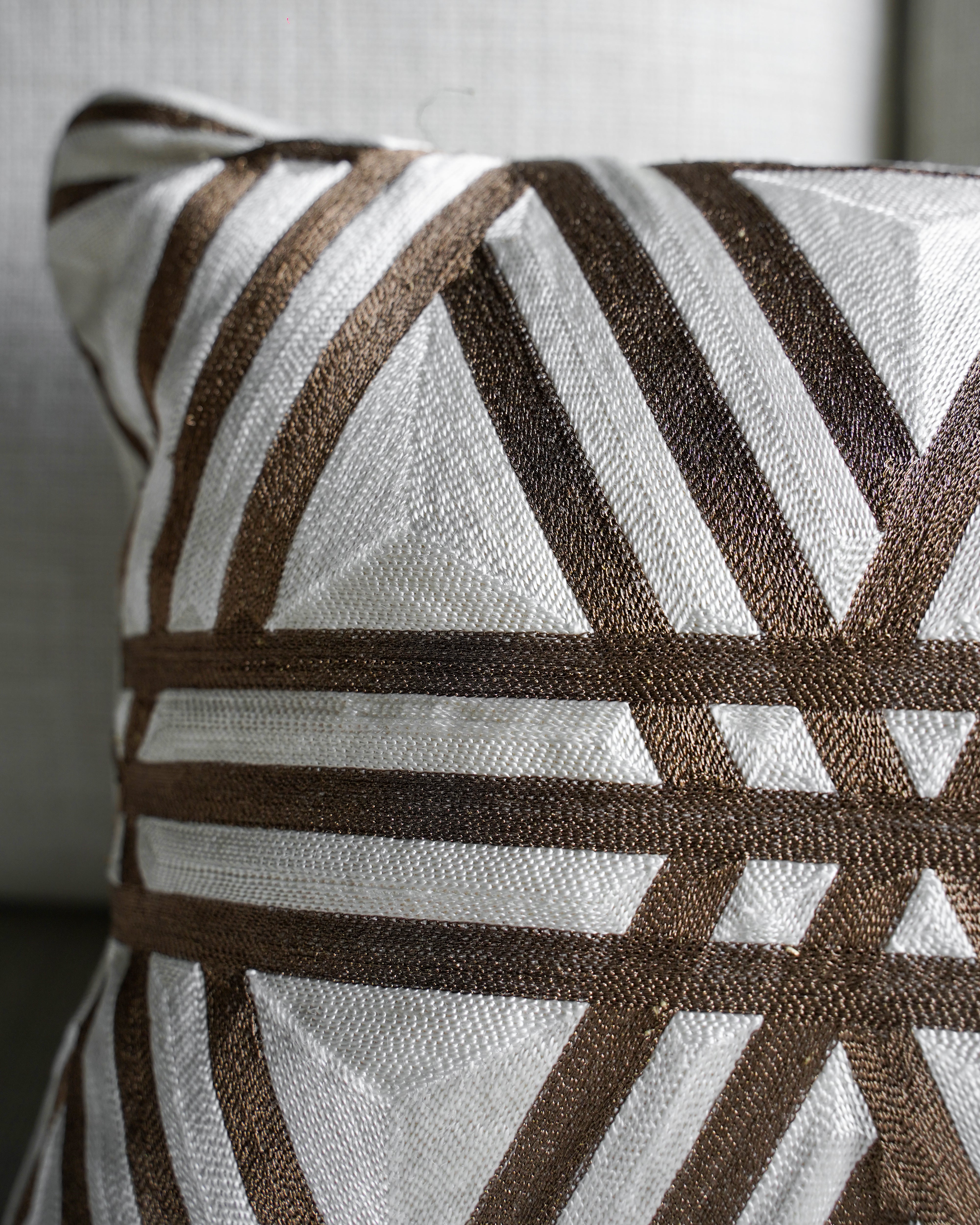 Nira – Lumbar Cushion