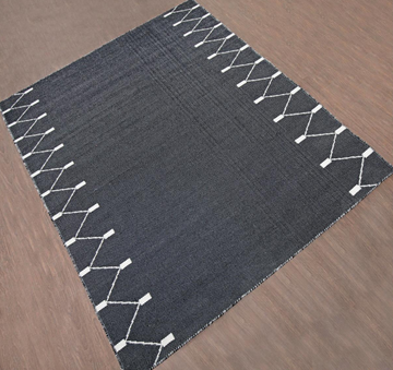 BLACK WHITE WOOL RUG
