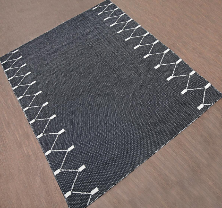 BLACK WHITE WOOL RUG