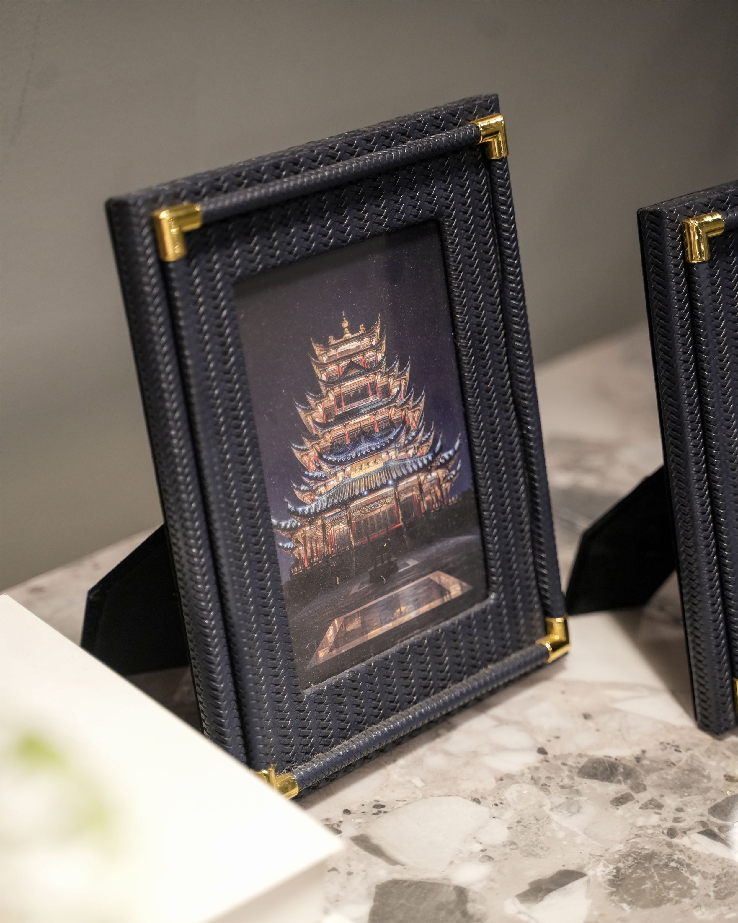 METAL PHOTO FRAME