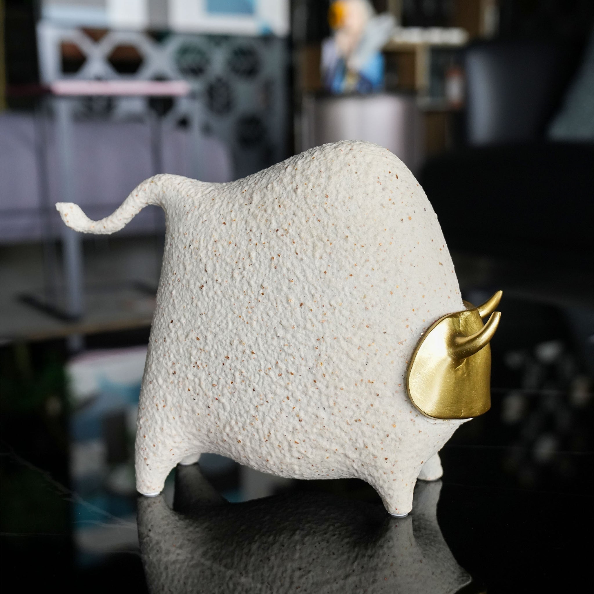 Gold faced cattle