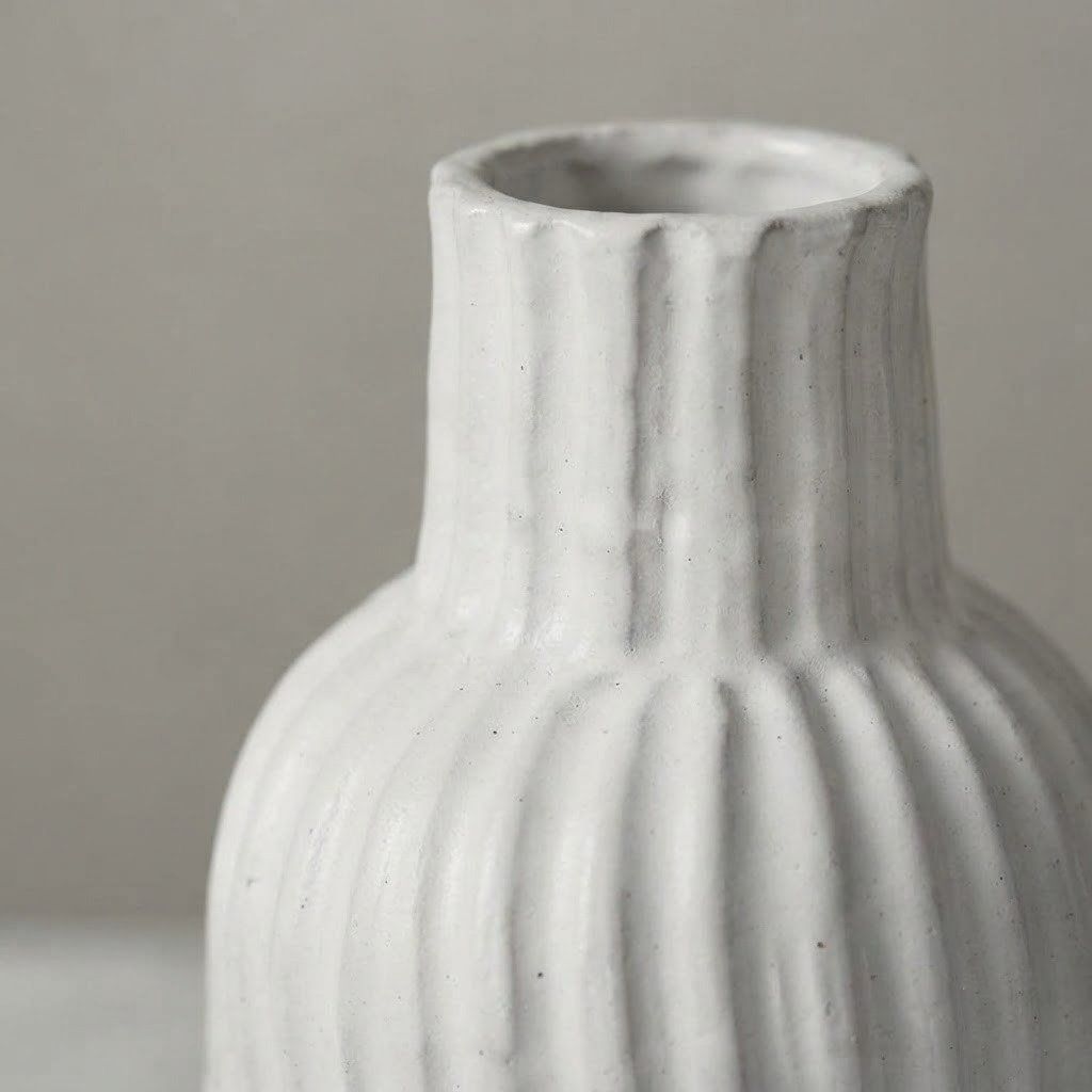 Line ceramic vase