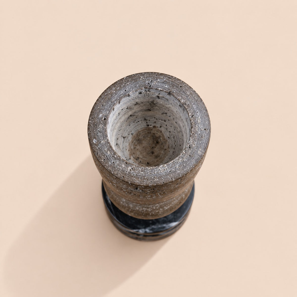 Stone String Candlestick Gray