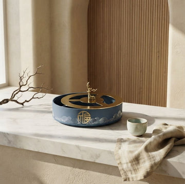 Sleek Versatile Tray