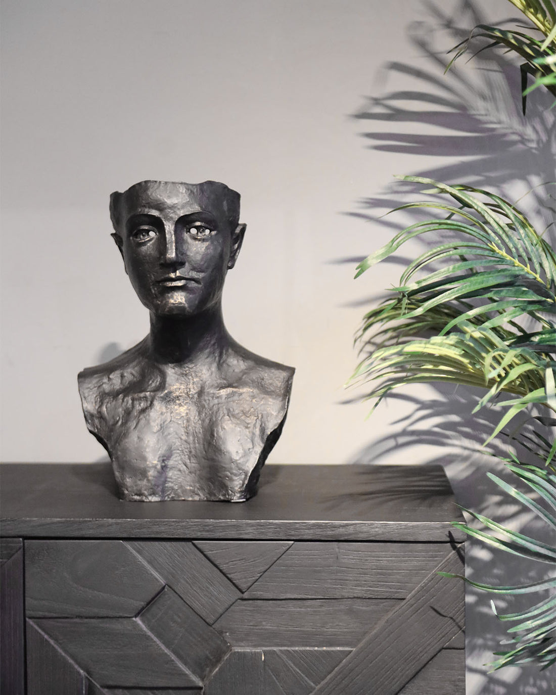 Black Metal Décor